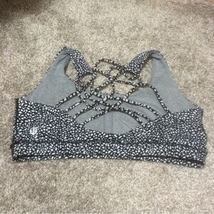 ‼️SOLD‼️
Lululemon Black & White Strappy Sports Bra